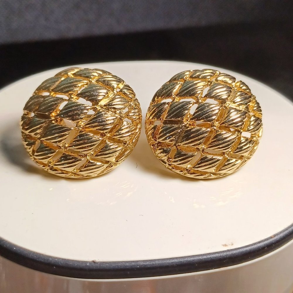 Vintage clip earings